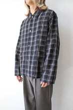 Load image into Gallery viewer, HAVEN JACKET / BLACK/WHITE HELIX FLANNEL