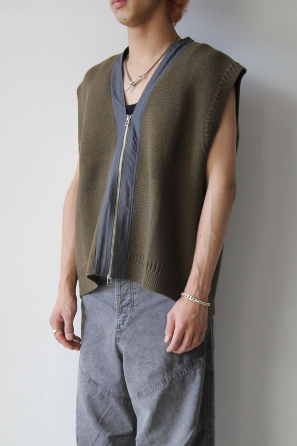 ON VEST / DARK KHAKI [60%OFF]