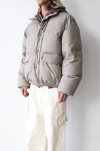 Load image into Gallery viewer, INHALE PUFFA / DOUBLEGANGER BEIGE MEL NYLON