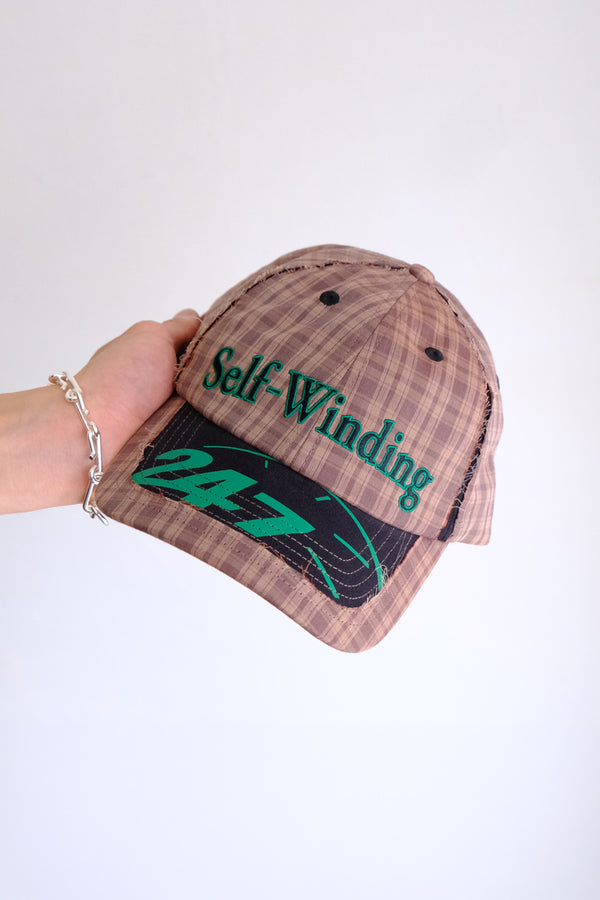 TABLOID CAP / BROWN TARTAN/BLACK
