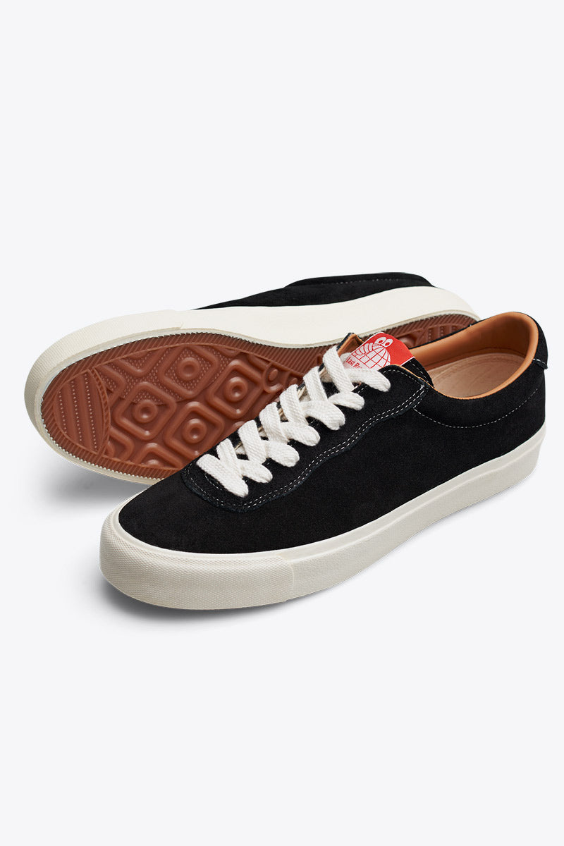 VM001 SUEDE LO / BLACK / WHITE