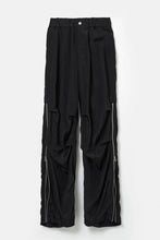 Load image into Gallery viewer, VISCOSE WASHER PARACHUTE ZIP PANTS / BLACK