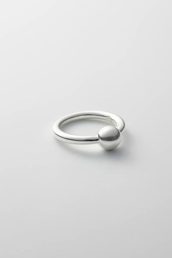 PEARL RING ONE / POLISHED SILVER