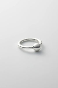 PEARL RING ONE / POLISHED SILVER
