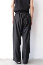 画像をギャラリービューアに読み込む, S17 NO.288 FINE WOOL DRAWSTRING TROUSERS / BLACK HERRINGBONE [金沢店]