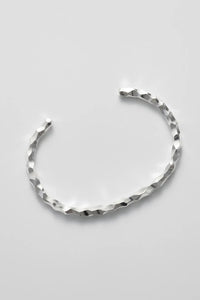 SNAKE BRACELET / CARVED SILVER