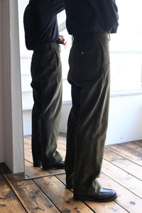 STRAIGHT TROUSERS HIGH DENCE WOOL GABARDINE / PETRO GREEN [Kobe store]