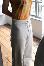 Load image into Gallery viewer, MILLER SWEAT PANTS / BEIGE