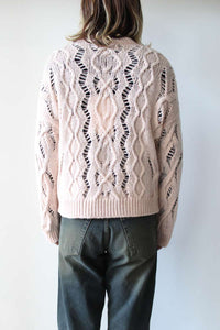 CABLE SONAR ROUNDNECK / DELICATE PINK FISHERMAN WOOL