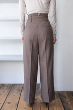 Load image into Gallery viewer, MARVELT 2TUCK SLACKS / ASH