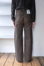 Load image into Gallery viewer, SKEW JEANS / VINTAGE BLACK DIRT