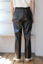 Load image into Gallery viewer, SYNTHETIC LEATHER BONDING BELTED PANTS / BLACK