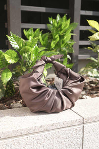 KIKU CROISSANT BAG / ROOT