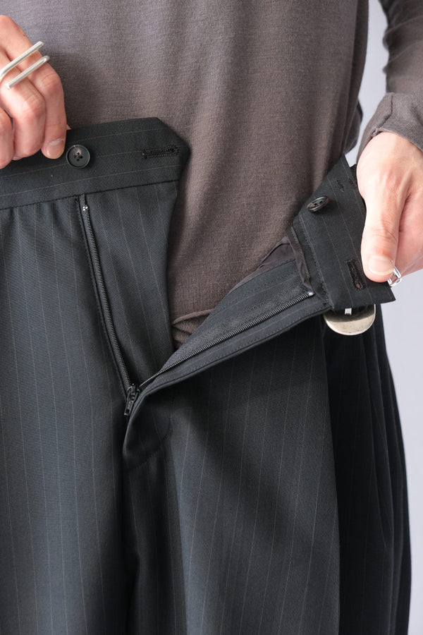 STRIPE WOOL 3TUCK BAGGY TROUSERS .16 / BLACK ST