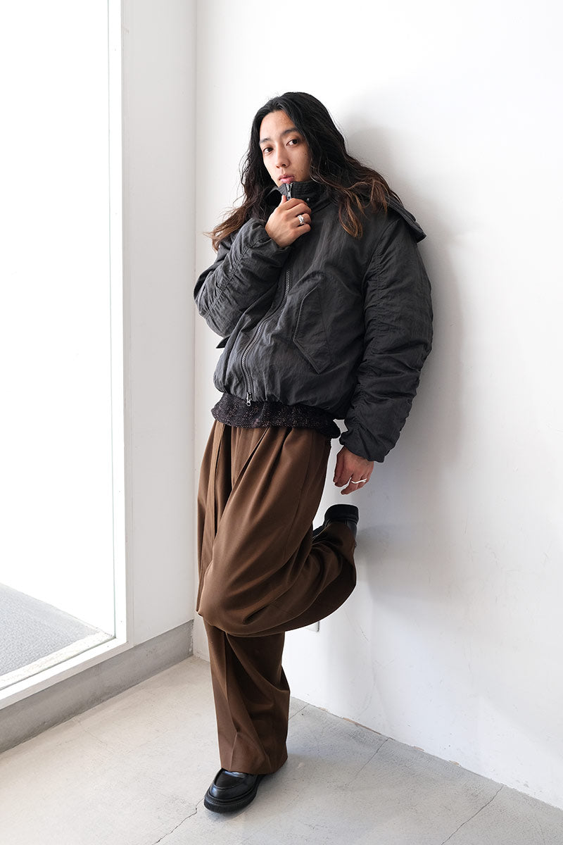 DOBBY CLOTH 2TUCK BELTED WIDE PANTS / BROWN