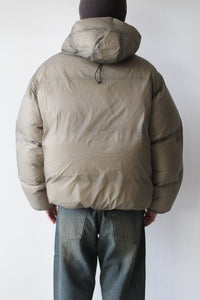 SMOOTH DOWN JACKET / TAUPE