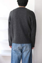 Load image into Gallery viewer, SONAR V-NECK / ASH MELANGE STATELY WOOL