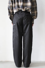 Load image into Gallery viewer, TACTICAL CARGO / BLACK HIGH GLOSS SATEEN