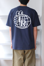 画像をギャラリービューアに読み込む, ATRAS MONOGRAM TEE / DRESS BLUE