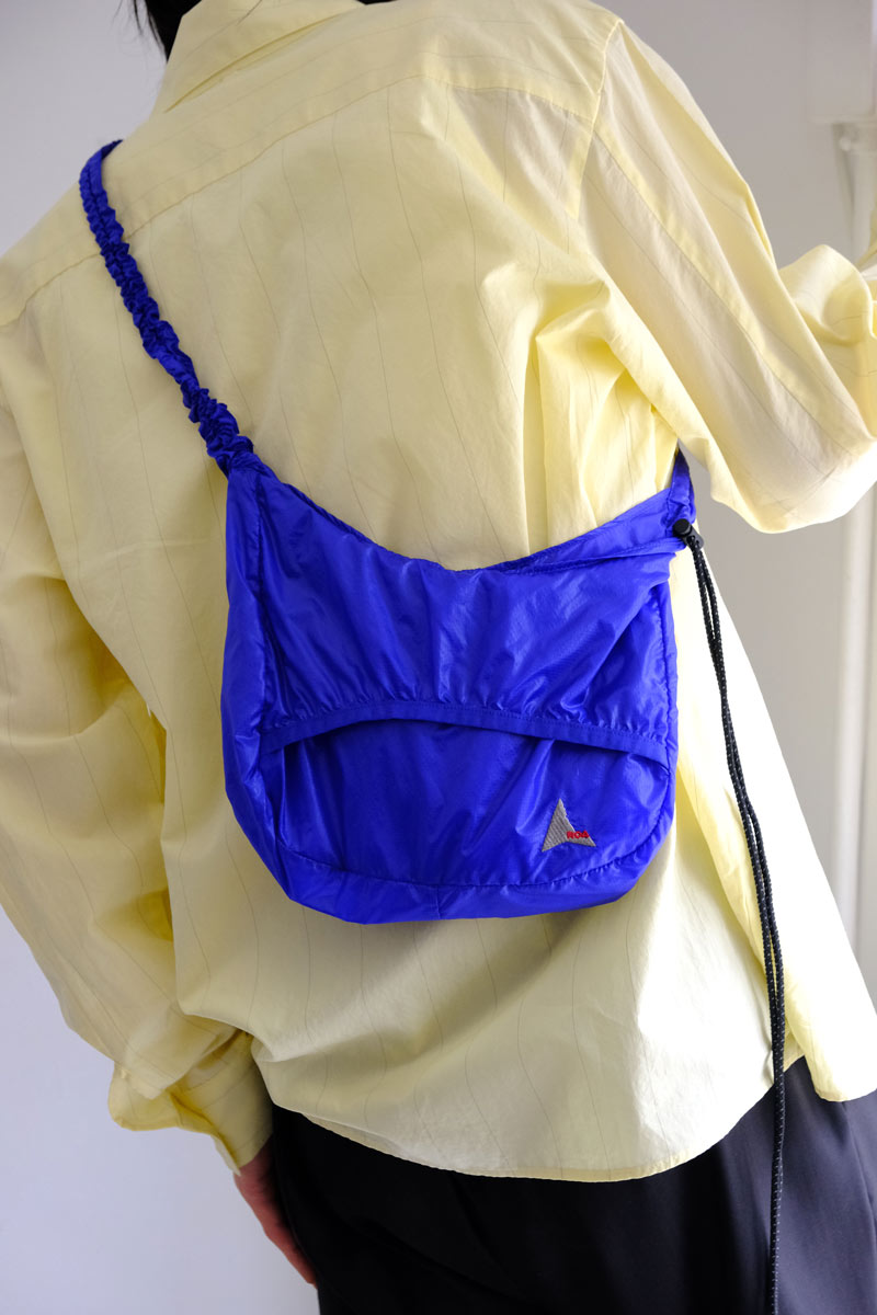 LAKI SMALL PACKABLE KNOT BAG / BLUE