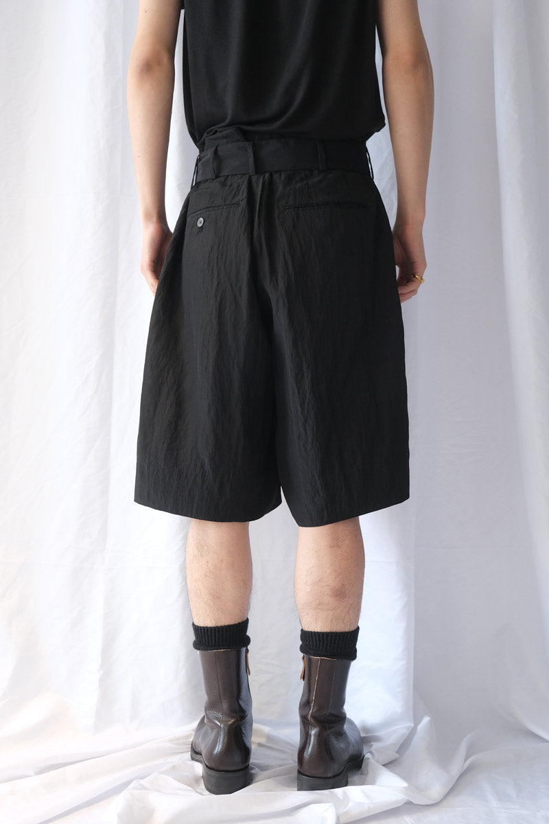 VISCOSE WASHER 2TUCK BELTED SHORTS / BLACK