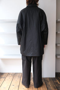 TRIANGLE COAT-LACQUED / BLACK