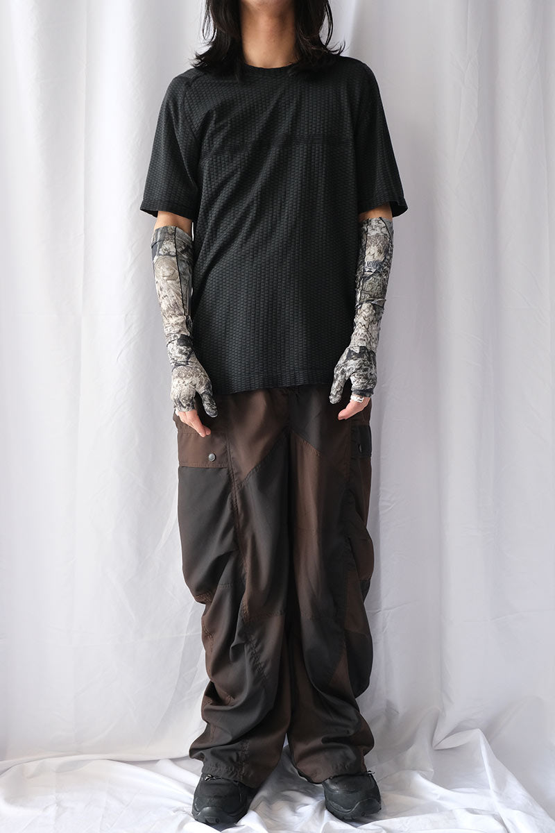 HIVEE DRYARN® LIGHTWEIGHT SEAMLESS T-SHIRT / BLACK