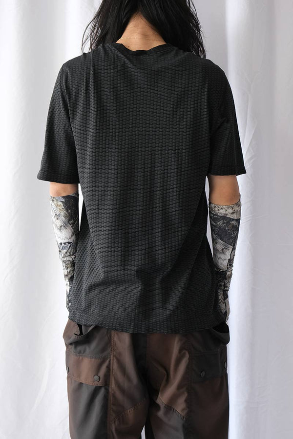 HIVEE DRYARN® LIGHTWEIGHT SEAMLESS T-SHIRT / BLACK