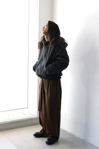 DOBBY CLOTH 2TUCK BELTED WIDE PANTS / BROWN
