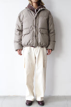 Load image into Gallery viewer, INHALE PUFFA / DOUBLEGANGER BEIGE MEL NYLON