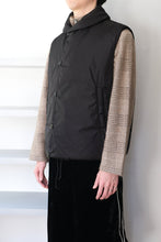 Load image into Gallery viewer, LOFT V PRIMALOFT FILLED VEST / BLACK