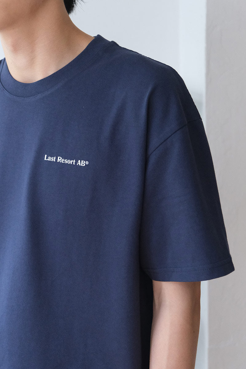 ATRAS MONOGRAM TEE / DRESS BLUE