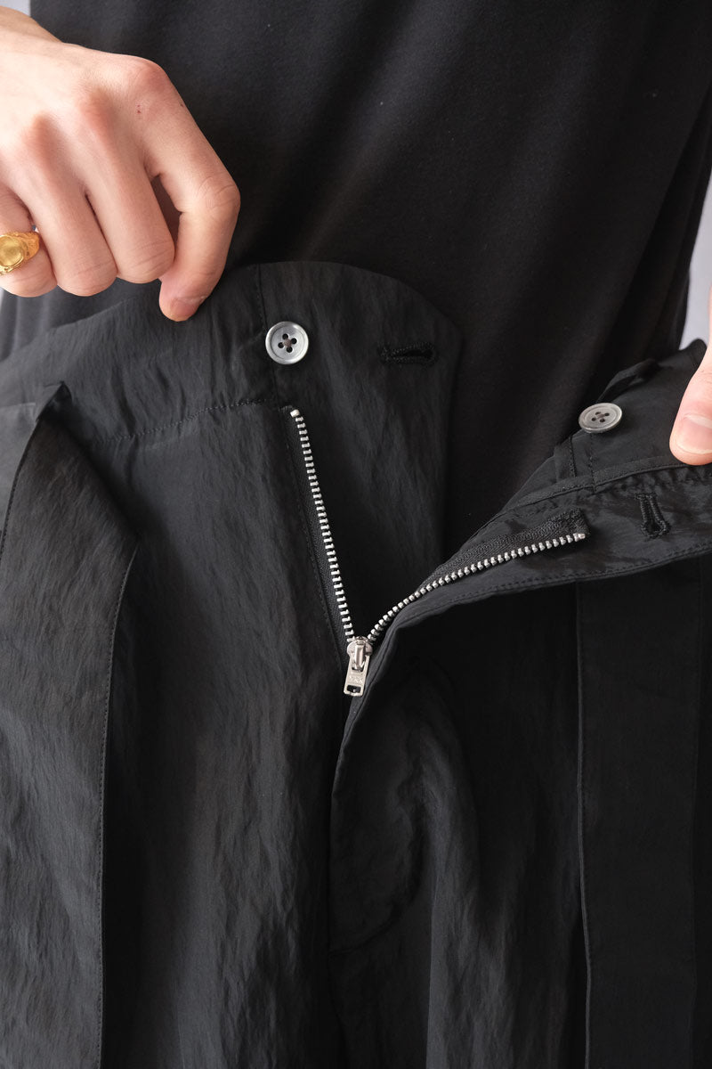 VISCOSE WASHER 2TUCK BELTED SHORTS / BLACK