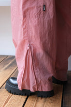 Load image into Gallery viewer, ROPE CARGO TROUSERS / DUSTY ROSE