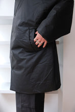 Load image into Gallery viewer, TRIANGLE COAT-LACQUED / BLACK