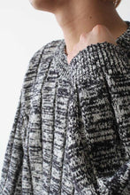 Load image into Gallery viewer, WO/CO MELANGE SWEATER / IVORY X BLACK