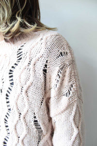 CABLE SONAR ROUNDNECK / DELICATE PINK FISHERMAN WOOL