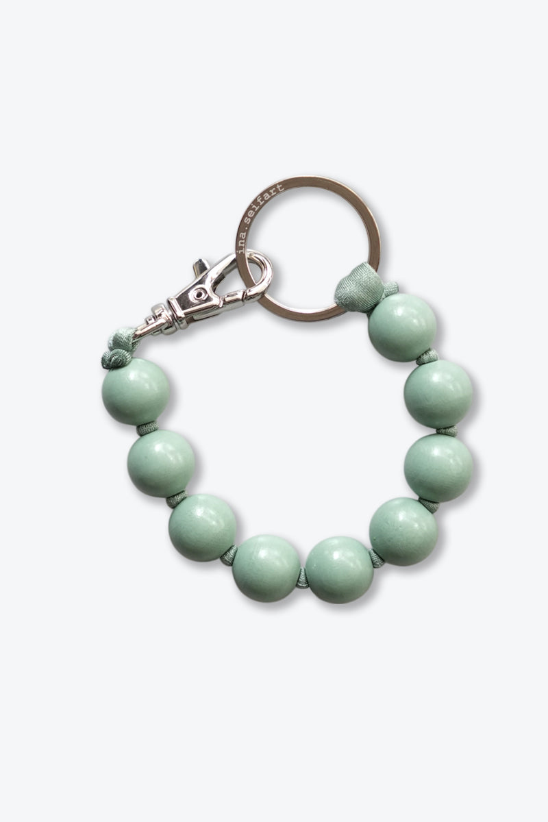 DICKE PERLEN SHORT KEYHOLDER / SALVIA