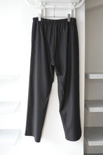 画像をギャラリービューアに読み込む, S17 NO.288 FINE WOOL DRAWSTRING TROUSERS / BLACK HERRINGBONE [金沢店]