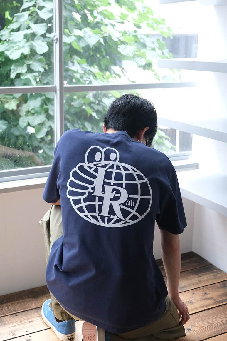 ATRAS MONOGRAM TEE / DRESS BLUE