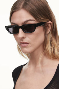 10M SQUARE SUNGLASSES / BLACK