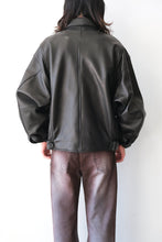 Load image into Gallery viewer, SHEEP LEATHER SHORT BLOUSON / BLACK