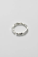 Load image into Gallery viewer, ALMOST RING THIN / CARVED SILVER