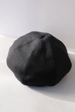 Load image into Gallery viewer, TECH WOOL BERET / BLACK 