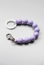 Load image into Gallery viewer, DICKE PERLEN SHORT KEYHOLDER / LILAC-LILAC