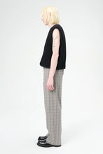 Load image into Gallery viewer, TOP VEST / EVENING BLACK BOUCLE WOOL