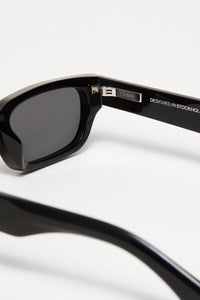 10M SQUARE SUNGLASSES / BLACK