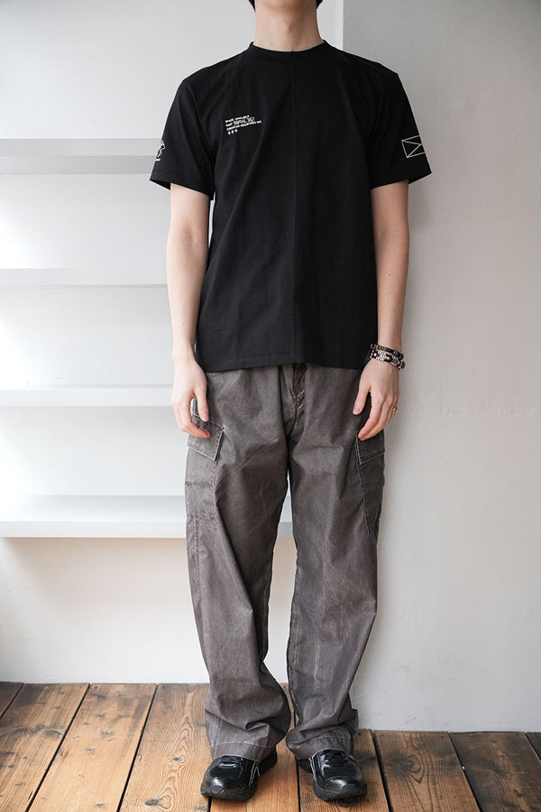 CASE STUDY TEE / BLACK