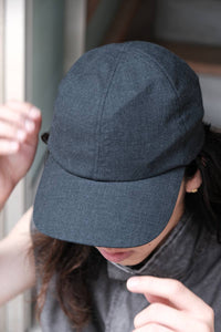 WASHABLE WOOL CAP / CHARCOAL