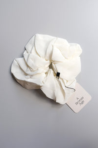 OVERSIZED SILK SCRUNCHIE / WHITE